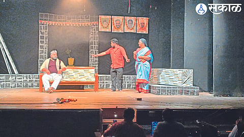 play Khel Mandiyela.