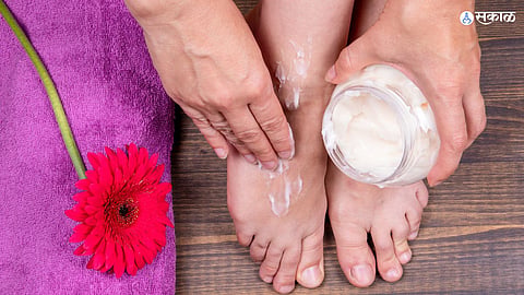 Skin Care : हिवाळ्यात त्वचेची काळजी घेण्यासाठी असे बनवा घरगुती बॉडी बटर