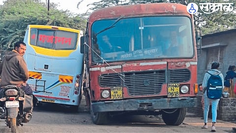 Both the buses came close to each other on the bypass road behind Taloda bus station.