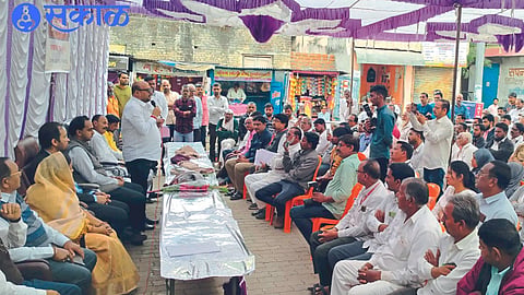 Guardian Minister Gulabrao Patil while guiding the Gram Sabha.