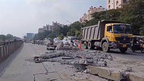 Nagar Road BRT Breaking