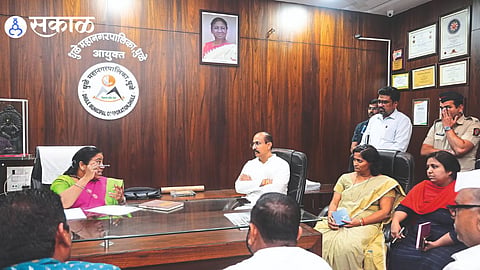 Kunal Patil discussing with Amita Patil on issue of limit increase Municipal Corporation.