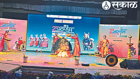 Artistes from Mathura perform a colorful dance at the National Youth Festival on Saturday.