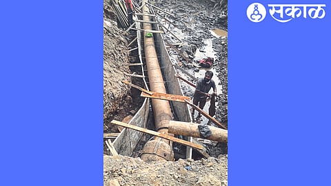 The final stage of concreting work to enclose the new aqueduct laid on the site of the breached aqueduct in the Lendi river basin.