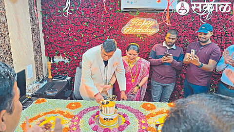 crowd at contractors on that birthday in tribal department nashik