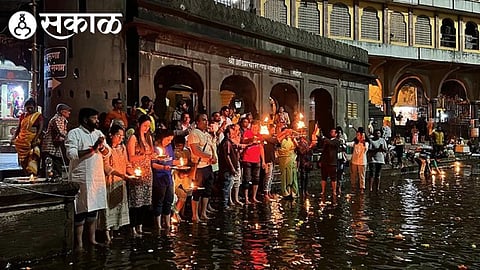 Waiting for Mahaarti at godavari river artical nashik
