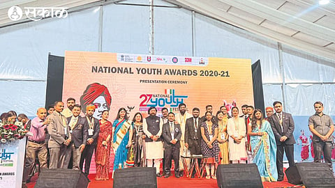 Union Minister of State for Youth Affairs and Sports, Nisith Pramanik, along with the awardees who were honored with Youth Awards at the National Youth Festival