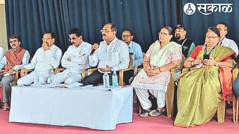 Nashik Divisional Board Secretary Mohan Desale while guiding the meeting of principals.