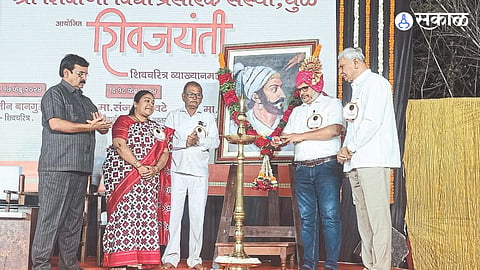 Sanjay Awte while inaugurating the second flower on Sunday on the occasion of Shivacharitra lecture series at North Point School