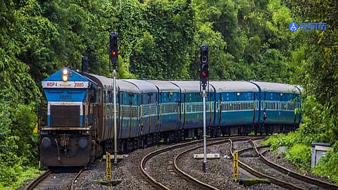 Railway News: भाडे व्यतिरिक्त महसूल कमाविण्यात मध्य रेल्वे आघाडीवर; कली इतक्या कोटींची कमाई