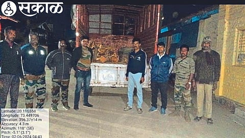 Forest department seized vehicle for illegal transport of Khair wood in Harsul nashik crime news