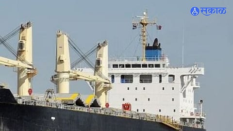 Indian Navy rescues Bangladeshi ship.