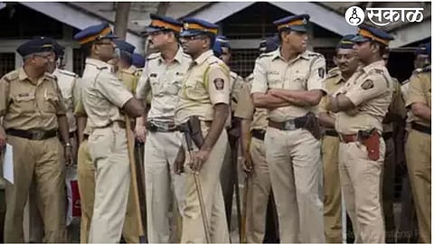 Bringing Smiles Back: Mumbai Railway Police’s Humanitarian Mission