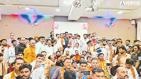 Prof. Manoj Patil, while joining Shiv Sena in the presence of Chief Minister Eknath Shinde in the program at Buldana, neighboring Guardian Minister Gulabrao Patil,