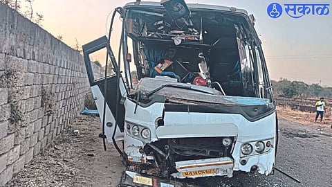 The condition of the bus that fell from the flyover while going from Pune to Nashik.