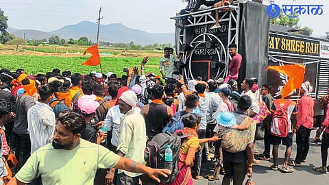 Devotees Marching towards wani gad