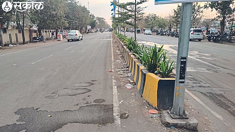 Due to the increasing temperature on College Road, which is the busiest and food court in the city, there is a chill in the evening around 6 p.m.