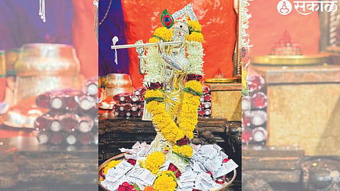 Presenting 2500 silver stamps bearing the image of Shri Bhagwati, an 8 kg Krishna idol