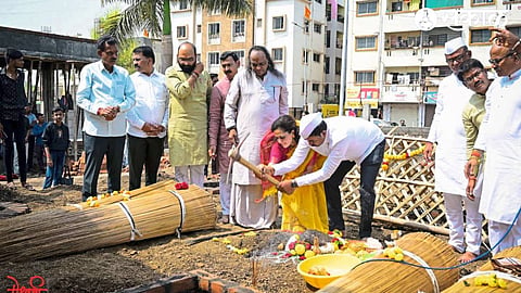 President Shivaji Sahane, Vaishali Sahane, Dattayogi Anna Guruji Maharaj of Shree Anna Ganapati Navagraha Siddhapeetham etc. during the Yagna Mandap Bhoomipuja for Tuljabhavani Mata Murti.