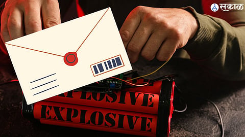 Bomb in ST anonymous letter stirs excitement at station inspection by BDDS dog squad