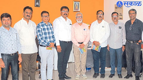 Officials of Nashik District Chemist and Druggist Association who participated in the meeting held in the morning office on Tuesday.