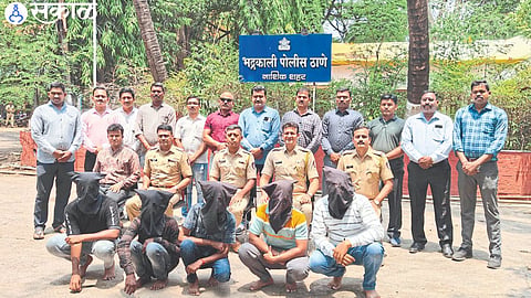 Suspects arrested in Nashik old vehicle arson incident. Neighboring police officers, staff.