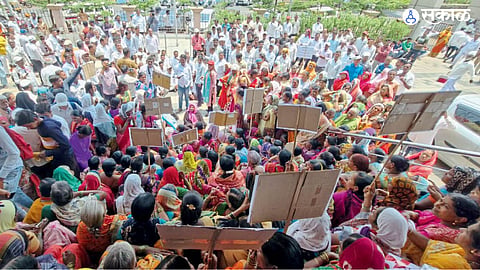 strike for PM Gharkul scheme in Karad over not getting home