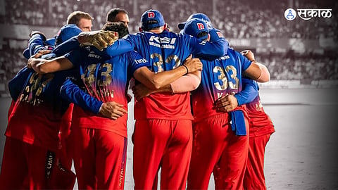 RR vs RCB : सामना न खेळता RCB आयपीएलमधून जाणार बाहेर? BCCIच्या 'या' नियमामुळे चाहते टेन्शनमध्ये