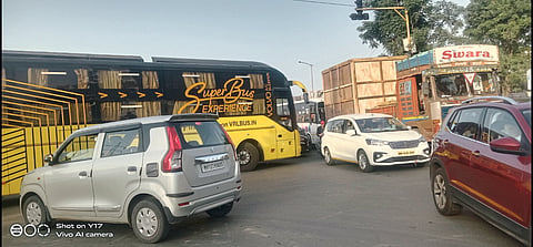 किवळेमधील मुकाई चौकातील कोंडी कायम