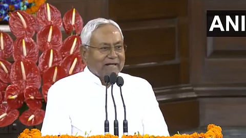 Nitish Kumar Video : ''इकडून तिकडे उड्या मारणाऱ्याला काहीच लाभ होत नाही'', NDAच्या बैठकीत नितीश कुमार नेमकं काय म्हणाले?
