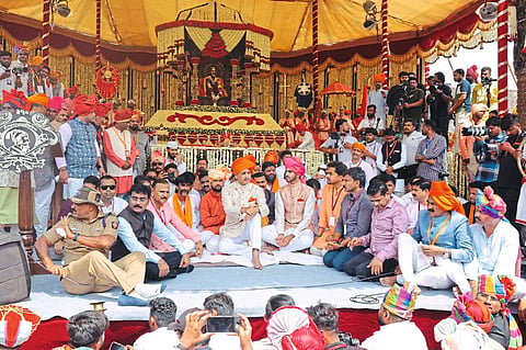 रायगडावर लोटला शिवसागर
