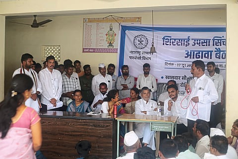 उंडवडी सुपेत खासदार सुळे यांची शिरसाई योजना आढावा बैठक