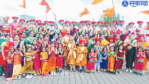 Bipin Patil, Swati Parmale, Nisha Patil, who participated in historical costumes on the day of Shivraj Abhishek.
