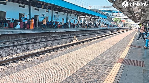 Shukshukat at the railway station here.