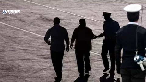 Navy Crime: नौदल अधिकाऱ्यांकडून अन्य देशातही मानवी तस्करी? विविध देशांच्या दूतावासांशी गुन्हे शाखेचा संपर्क