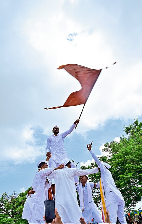 वैष्णवांनी अनुभवला रिंगण सोहळा