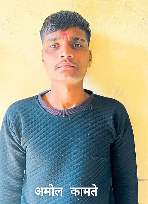 हद्दपार दोघे ताब्यात