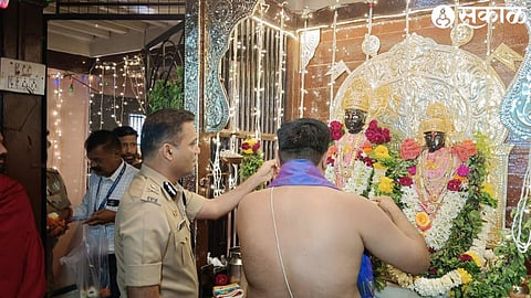 Commissioner of Police Sandeep Karnik visiting Shri Vitthal Rakhumai Temple near Shri Kalaram Temple in Panchavati.