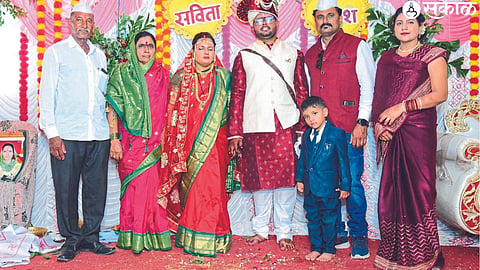 Family at Savita and Nilesh's wedding here.
