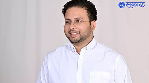 Adv. Gowal Padavi