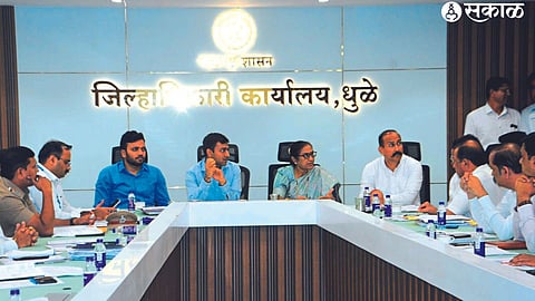 Abhinav Goyal, Dr. attended the meeting at the Collector's office. Shobha Bachhav, Vishal Narwade, Kunal Patil, Nitin Gawande, Bhushan Kote etc.