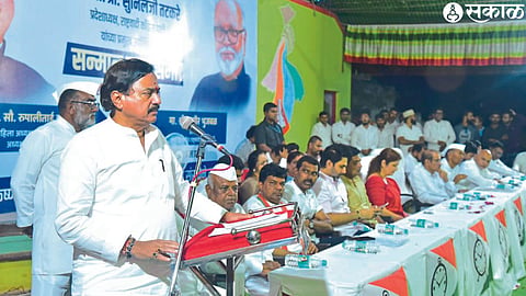 Speaking at the honor yatra of NCP, state president Kha. Sunil Tatkare. Officials and activists present on the platform.