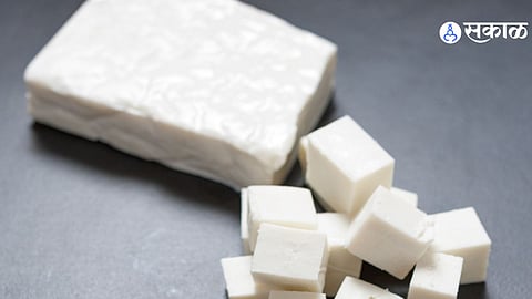 Egg VS Paneer