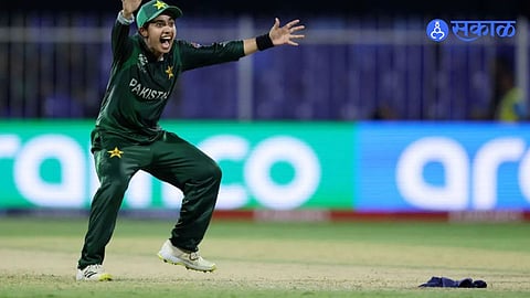 PAK vs SL Match Handkerchief Incident