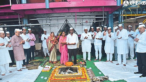 While inaugurating the boiler lighting at the sugar factory site on Friday, Prof. Arunbhai Gujarathi, Employee Kailas Sonwane, Neighbor Advt. Sandeep Patil and officials.