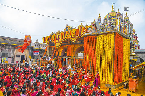 जेजुरीत महिलांकडून सामुदायिक हरिद्रामार्चन महापूजा