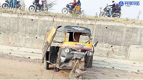 Scene of the fatal accident near Yedenipani where a rickshaw was thrown onto the service road, resulting in the death of a mother and daughter
