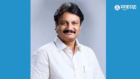 MP Nitin Patil announces a new district bank loan scheme for farmers to install solar equipment with government subsidy and interest benefits.
