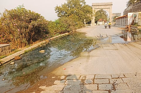 नीरा नरसिंहपूरमध्ये भूमिगत गटारीचा बोजवारा