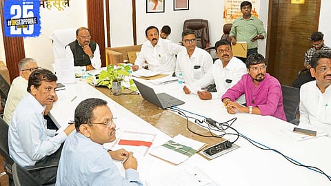 Revenue Minister Chandrakant Bawankule addressing the press regarding the regularization of Gunthewari plots in Solapur.